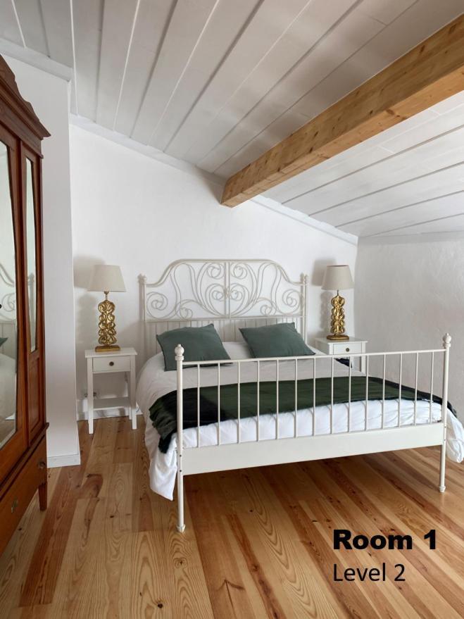 Casa Flor De Lis, *